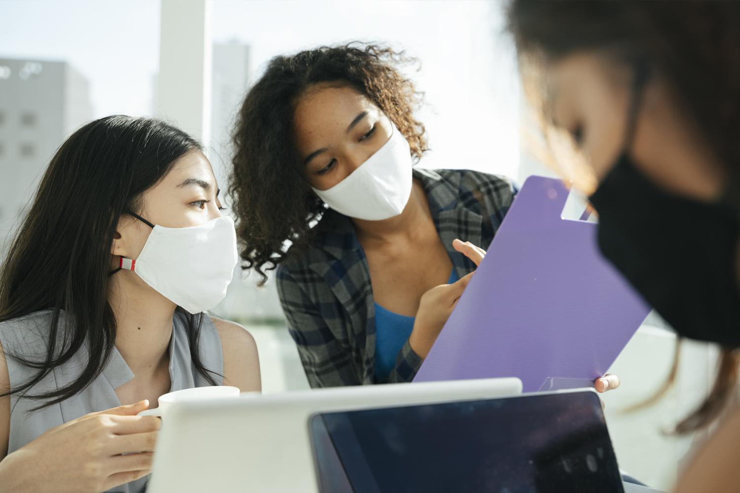 masks-two-female-students